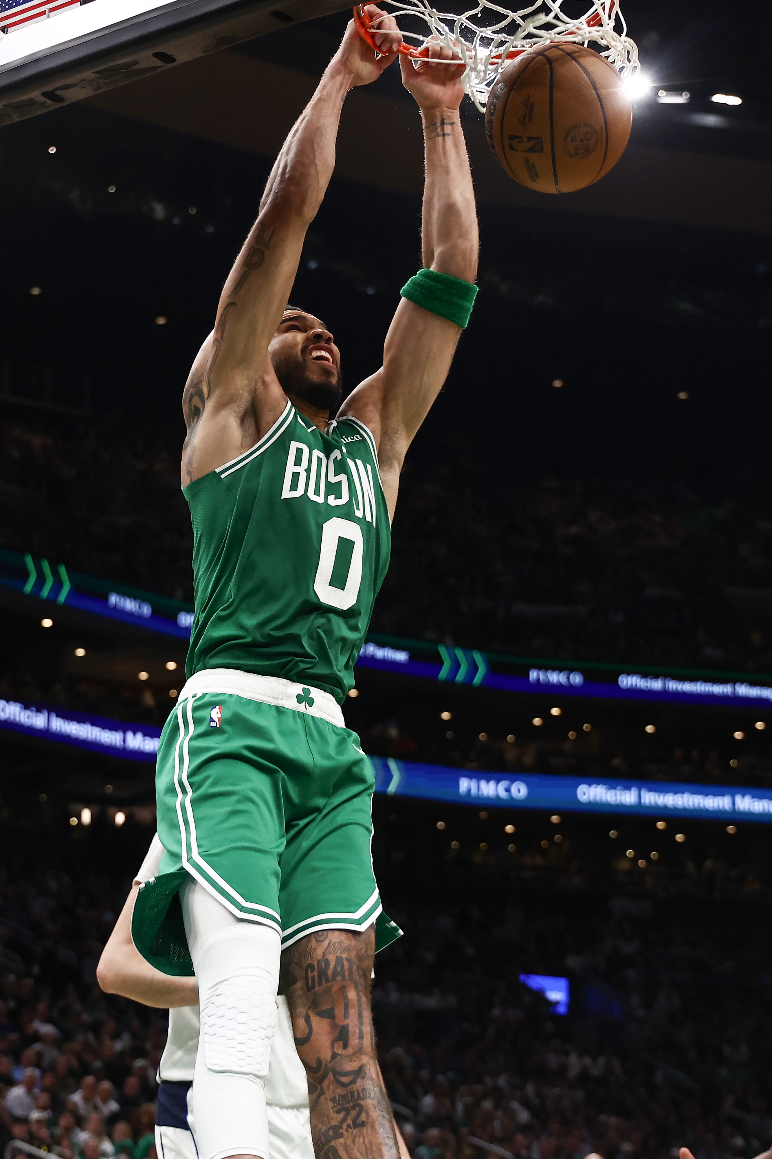 bob半岛体育平台-塔图姆：从去年5月到今没人比我做过更多的提踵训练 现在隔天就练