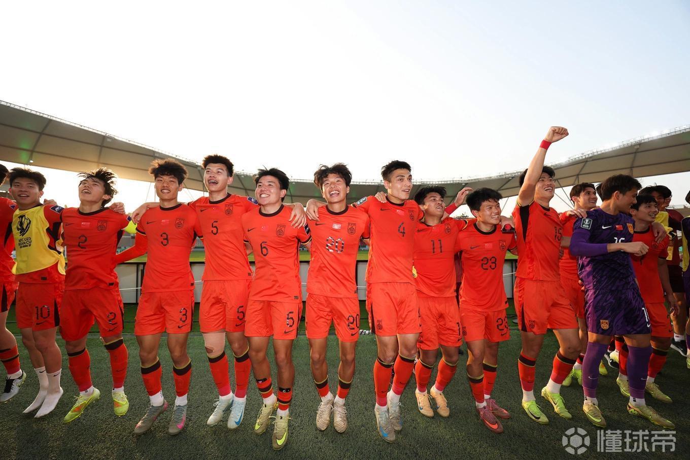 bob半岛体育-苏东：今晚U23国足不要打对攻，要贯彻大脚加身体&amp;amp;二点加定位